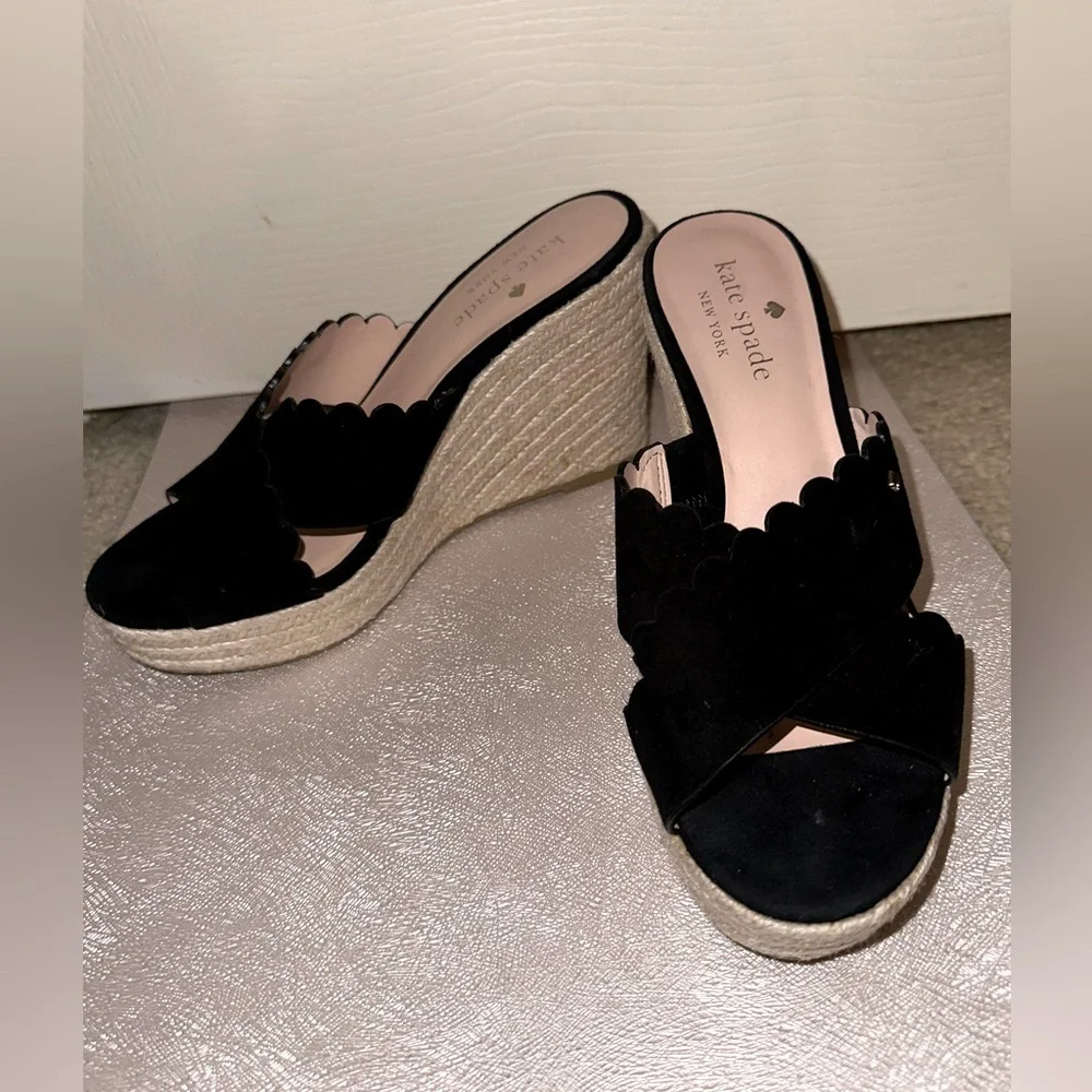 Kate Spade like new  Black and Cream espadrille Wedge Sandals 6.5 vacation
